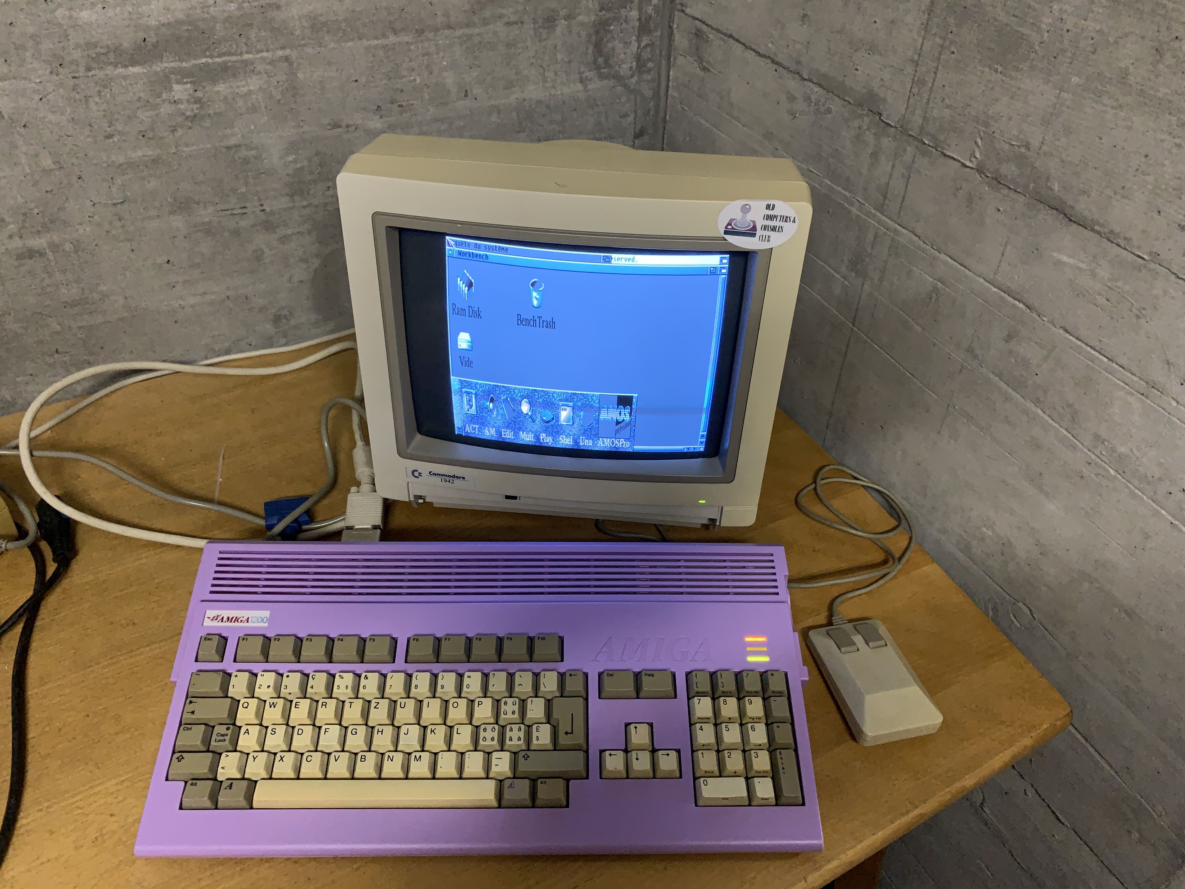 Amiga 1200 violet